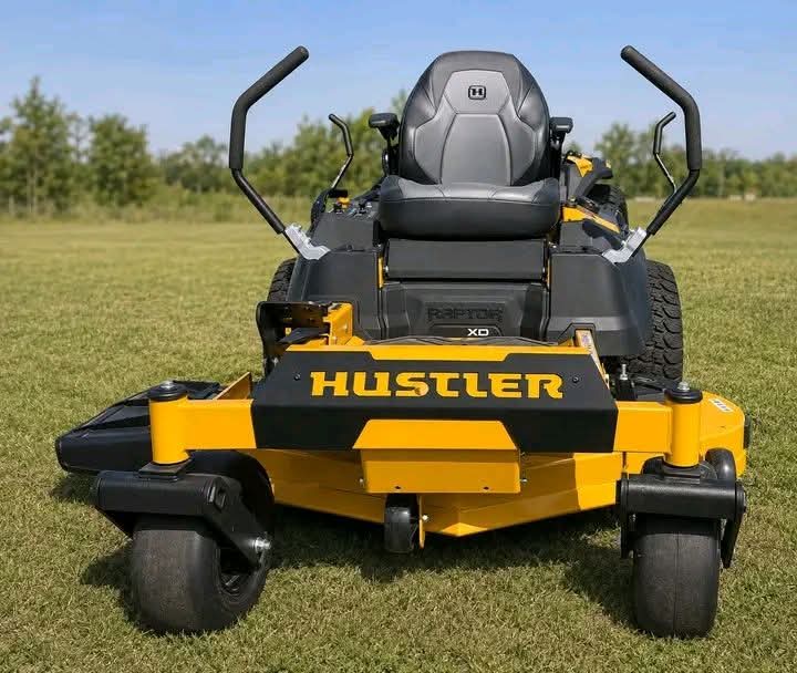 2021 Hustler  Hustler Fastrak 60